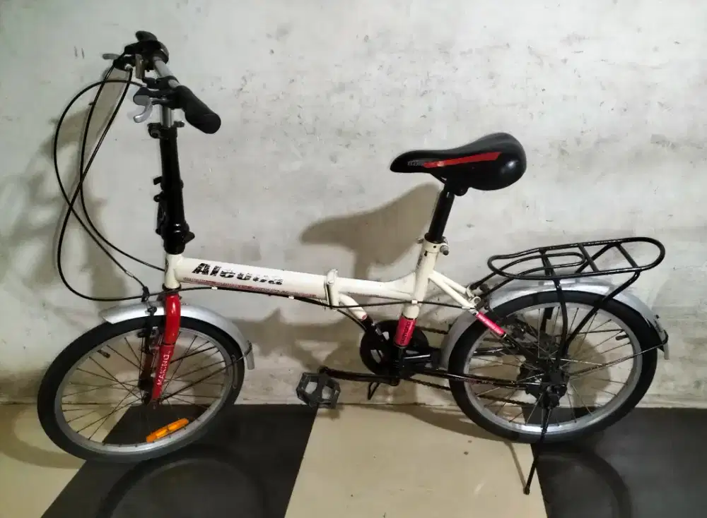 Sepeda lipat ukuran 20 kondisi normal