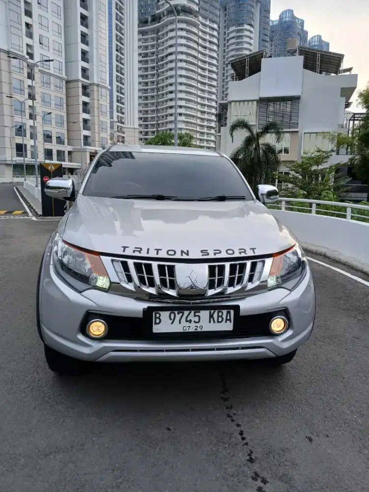 Mitsubishi strada triton DC 4x4 tahun 2019 HDX up GLS tangan 1 low km