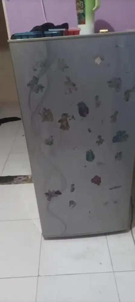 Kulkas Sharp Dingin & Beku Murah