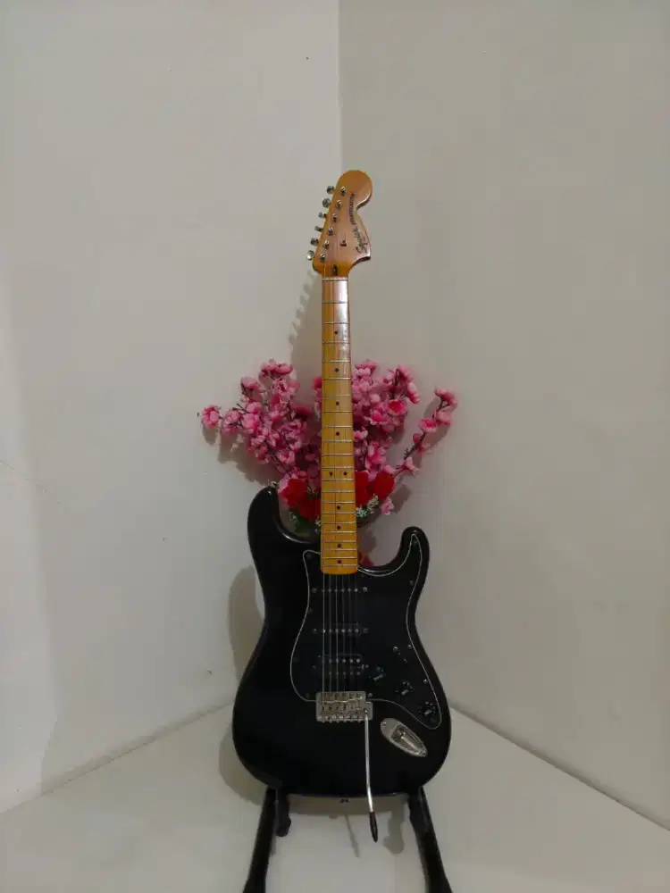 Squier Classic Vibe 70s Stratocaster HSS Maple Black