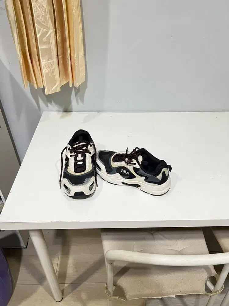 FILA LUMINENCE.