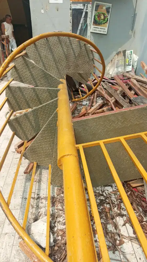 Tangga putar tinggi 4 mtr