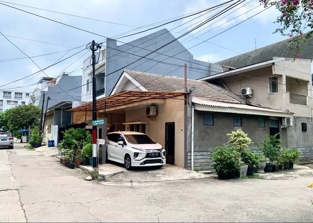 Dijual Rumah PLUIT MUARA KARANG HOEK Blok 3 Dekat LAPANGAN BASKET