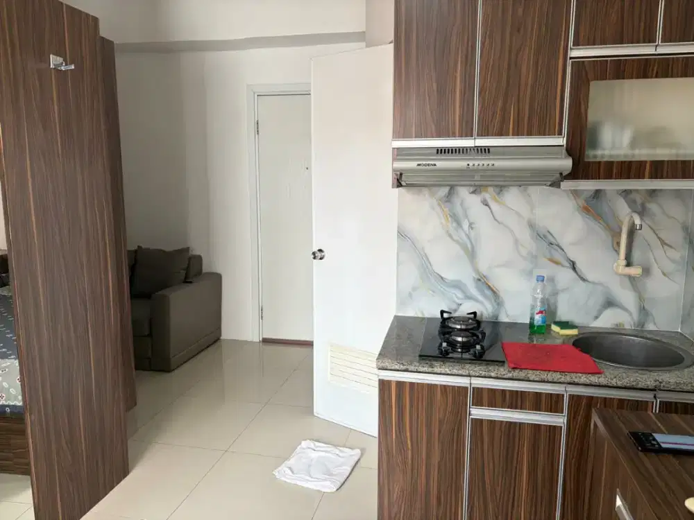 Disewakan bulanan apartemen 1BR diatas mall, full furnished