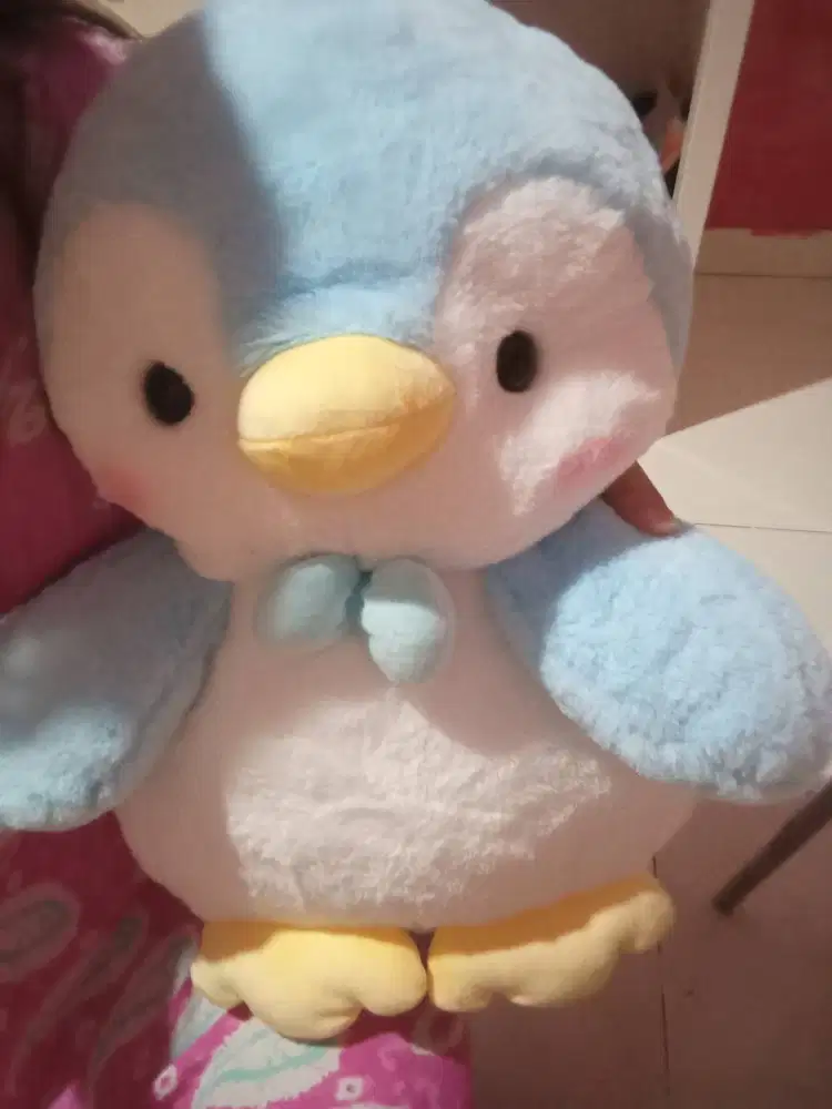 Boneka pinguin biru Istana boneka