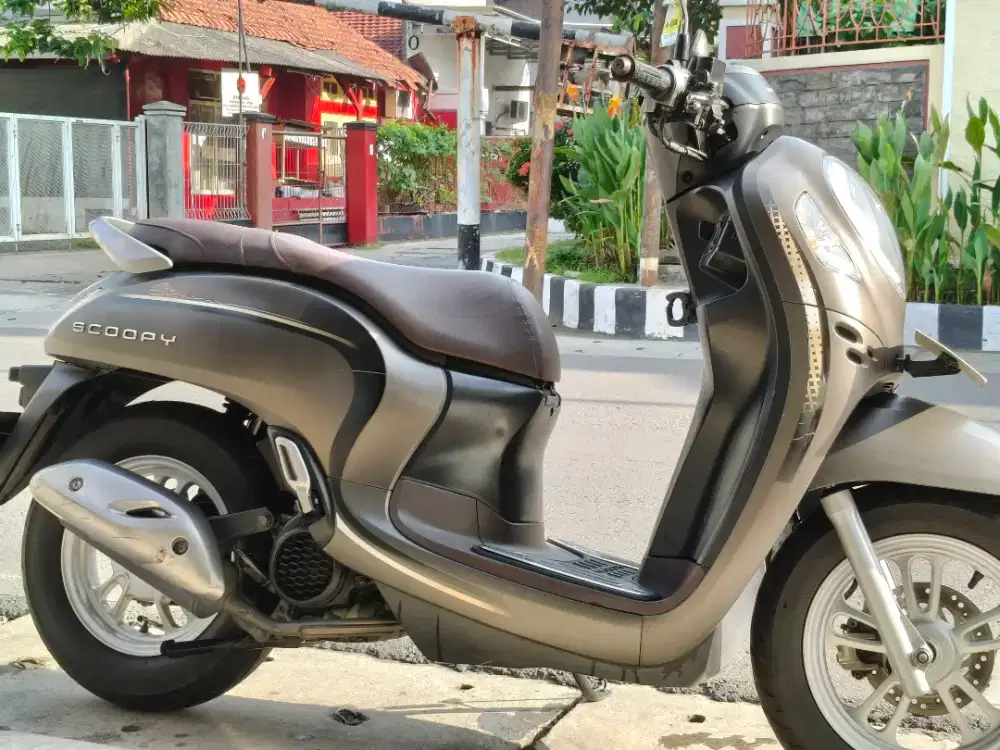 Scoopy 2023 plat L km rendah
