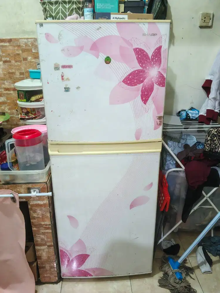 Kulkas SHARP Hidup Tapi Tidak Dingin