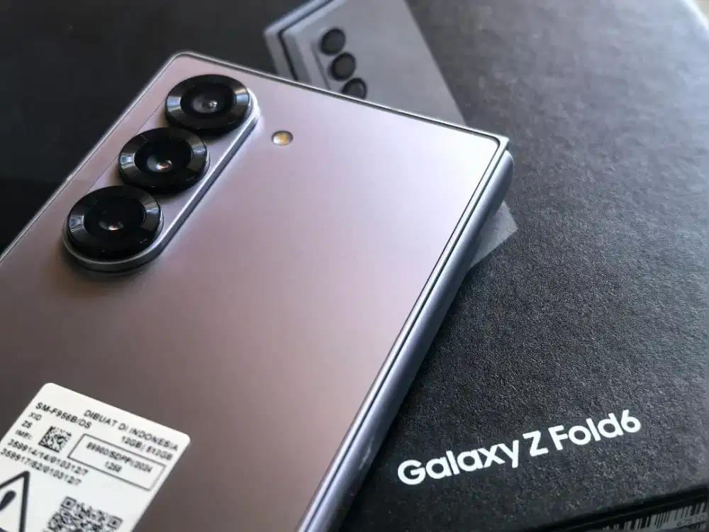 Samsung Galaxy Z Fold 6 Silver Ram 12/512Gb Like New Eks Resmi SEIN