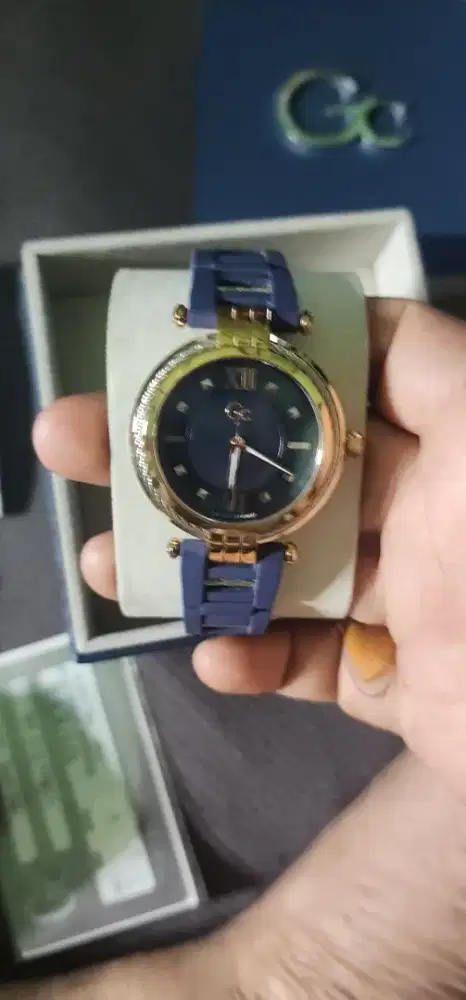 Guess collection atau GC New Model fashion Swiss movement style Paris