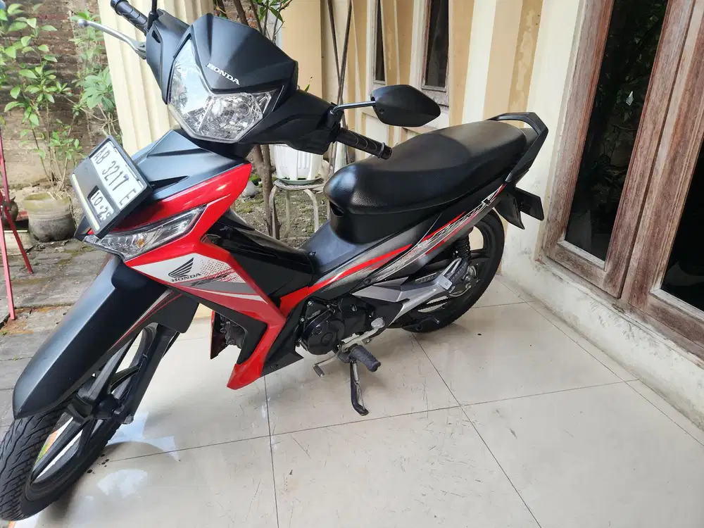 Supra 125 cw f1 2019 hitam merah low km 6ribuan  Gbm