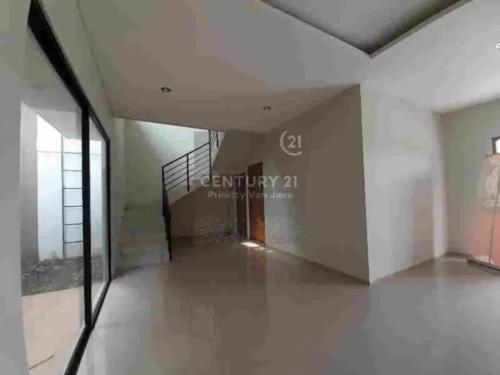 Rumah Baru   2 lt  Minimalis Siap Huni cluster  Budi Luhur sayap Setra Duta