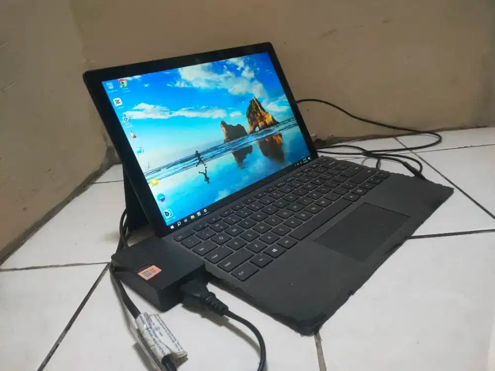 Microsoft surface pro 6 i7 gen 8 ram 8gb, ssd 256gb