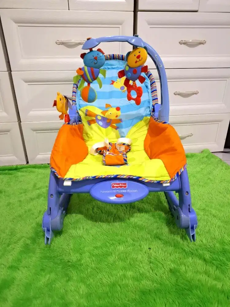 Infant to Toddler Rocker / baby Bouncer