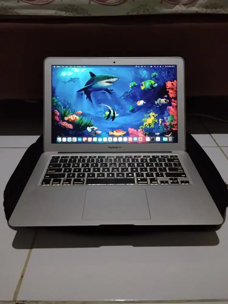 [BH 97%] Macbook Air 2017 8/256 13 Inch Warna Silver