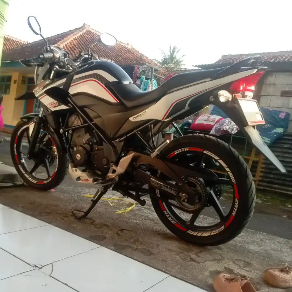Honda Cb150R 2015
