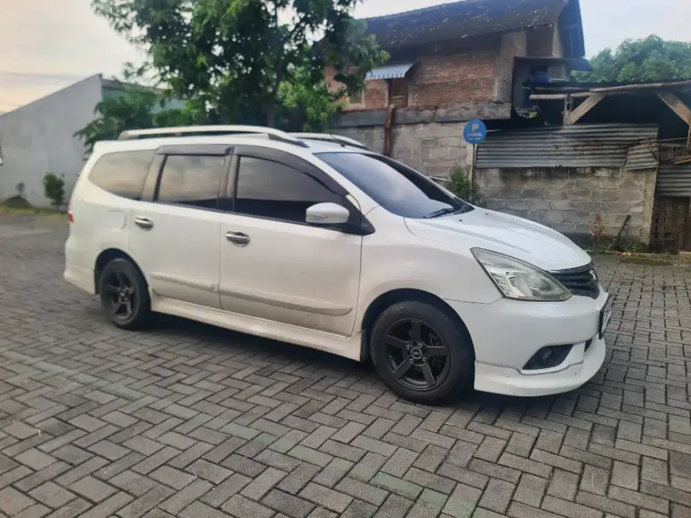 NISSAN GRAND LIVINA HWS AT