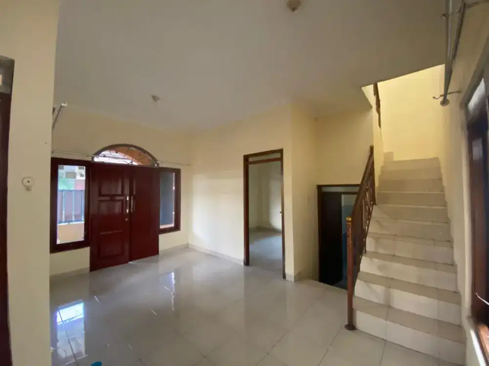 Dikontrakkan Rumah dalam Perum dkt masjid Firdaus 7km ke Malioboro