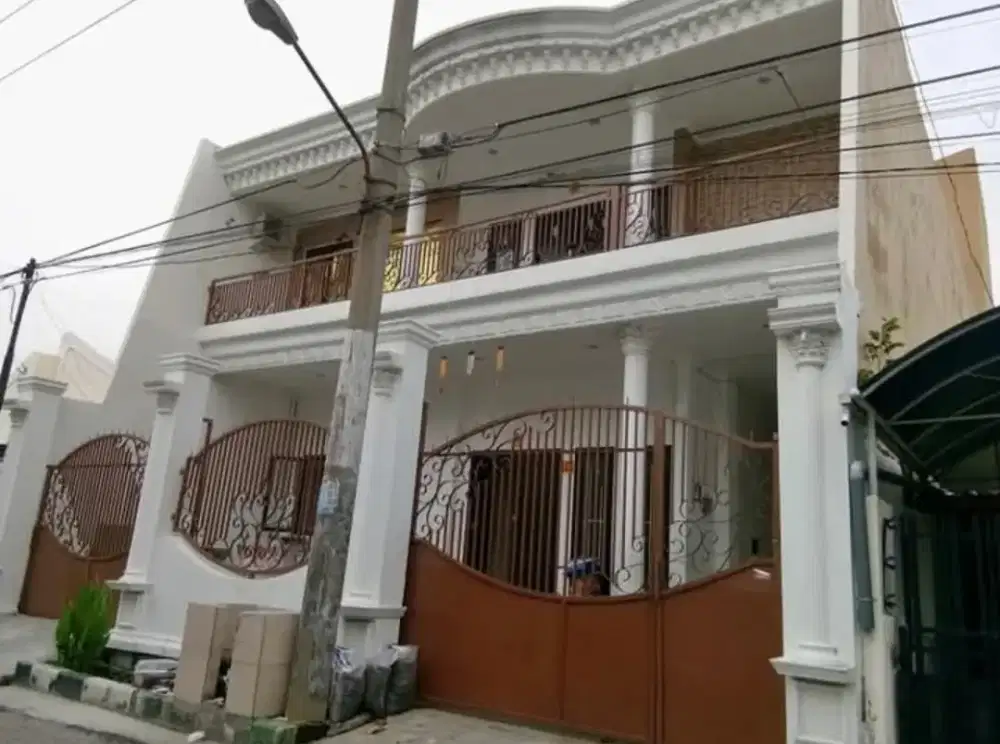 Rumah Classic bangunan tinggi bebas banjir