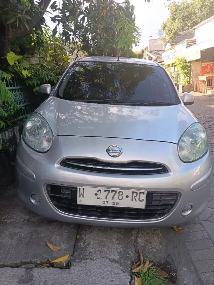 Nissan march 1.2 cc Manual 2011