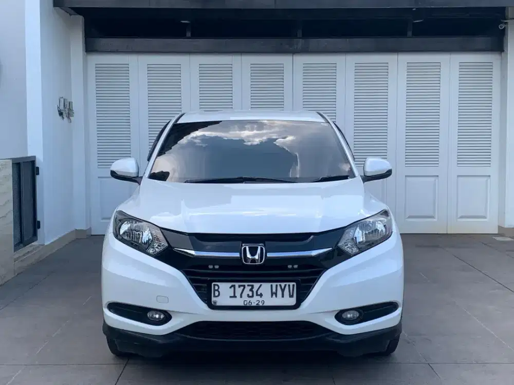 (KREDIT DP 25JT)HONDA HR-V E MATIC PUTIH