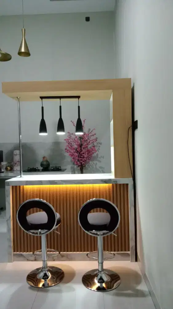 Minibar / meja dapur teebaru