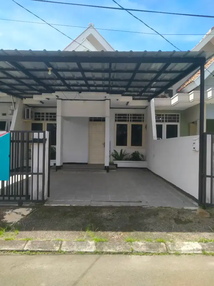 Di Jual Rumah Asri di Graha Raya