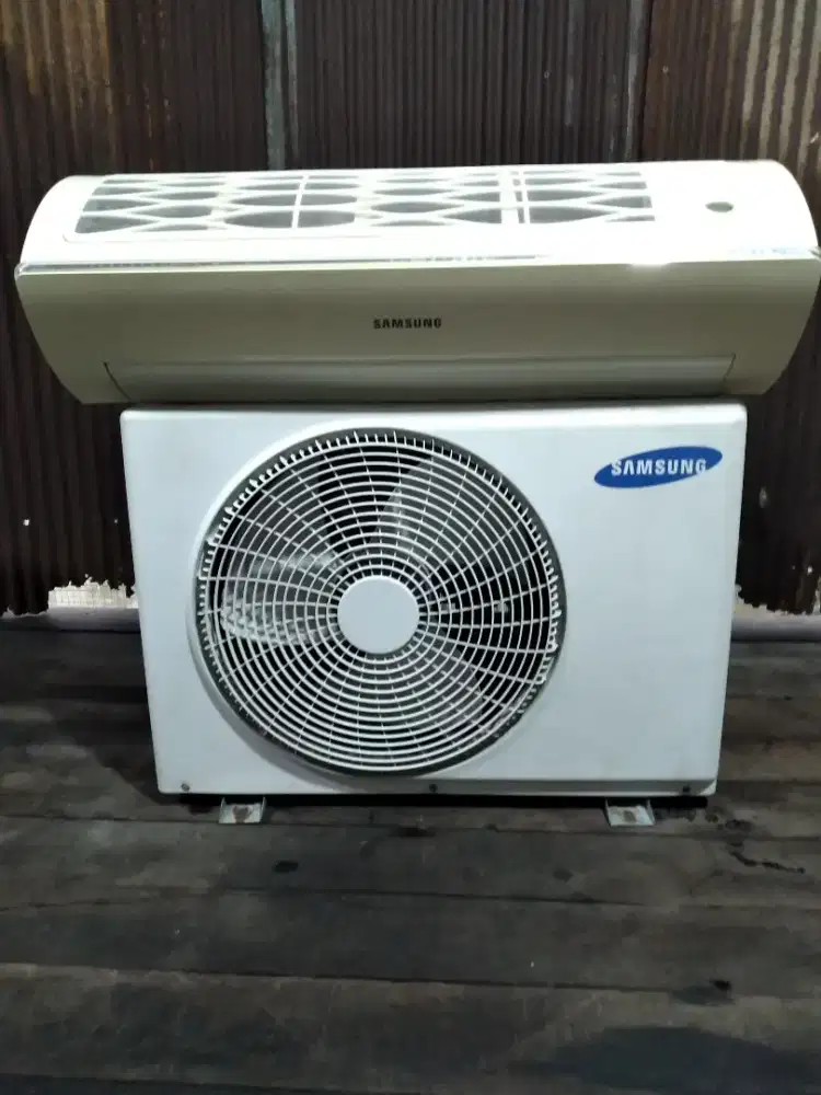 MENJUAL AC BEKAS 1/2 PK KOMPLIT
