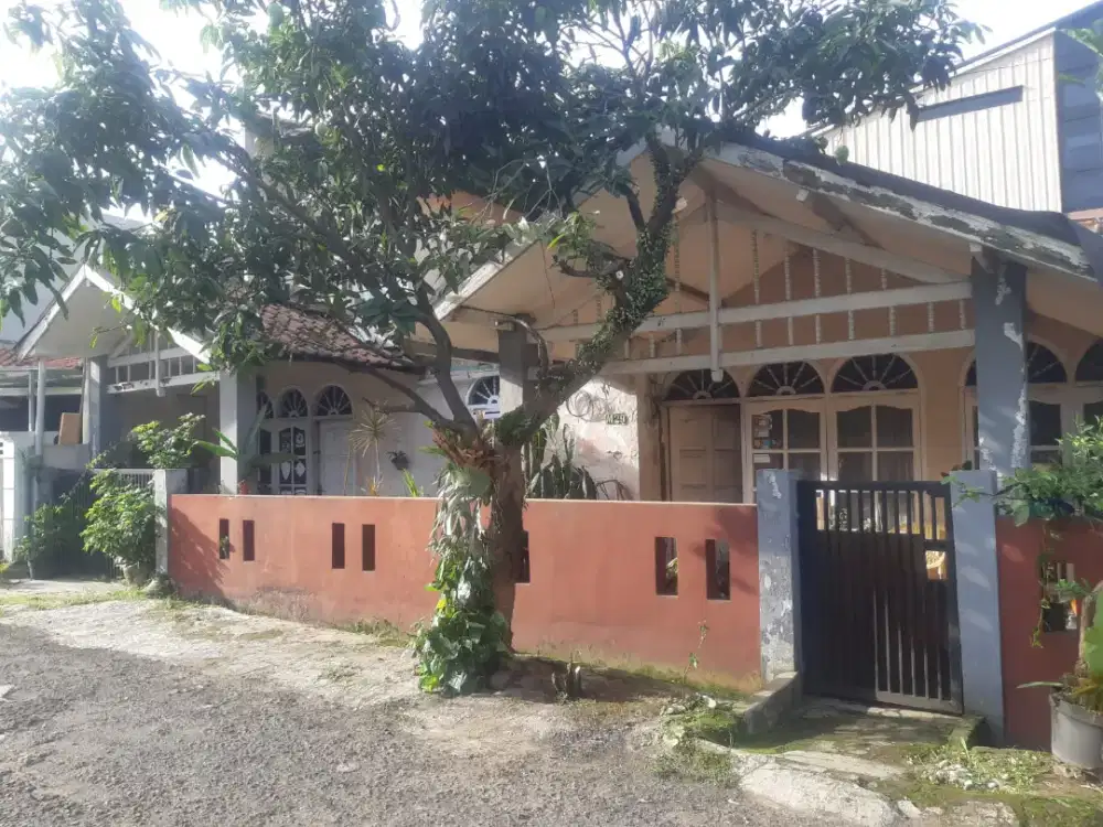 Jual rumah di komplek Pharmindo