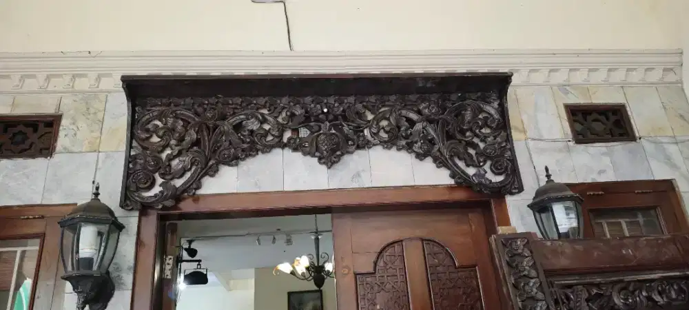 Hiasan Atas Pintu Ukiran Jati Lawas Tebal Gerbang Mewah Lebar 2 M