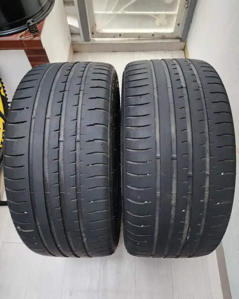 Ban 255/40 R18 Accelera PHI