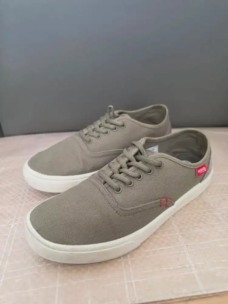 SEPATU SNEAKERS WAKAI HIJAU /GREEN UWABAKI