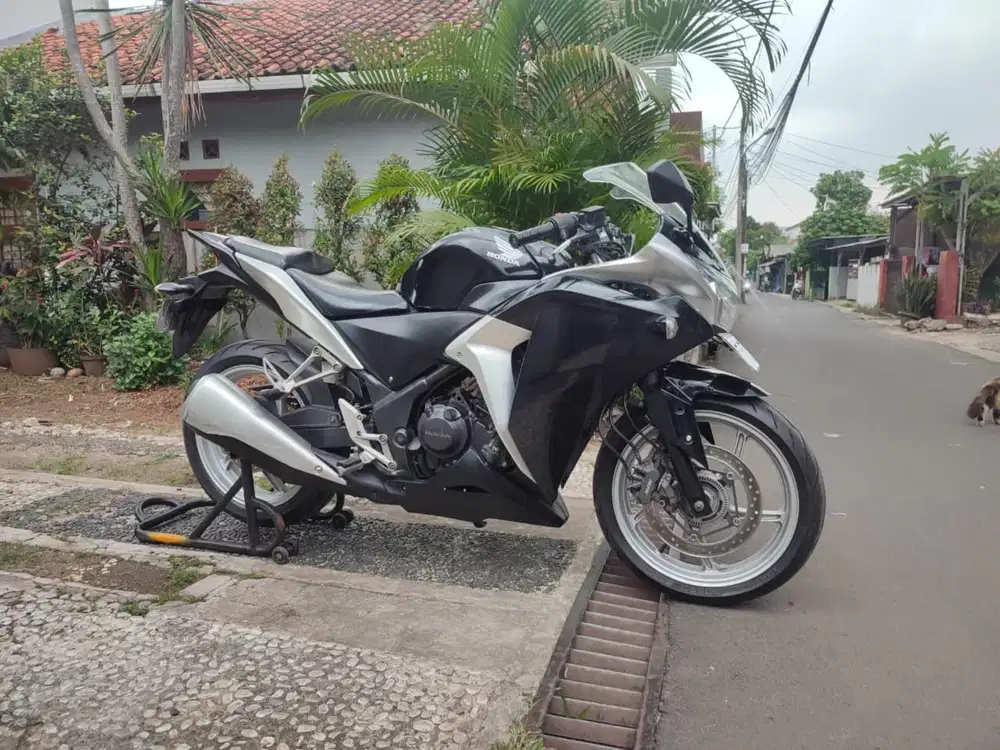 JUAL CBR 250 CBU ABS TAHUN 2011