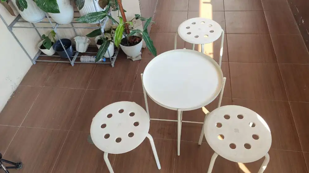 meja kursi ikea teras taman