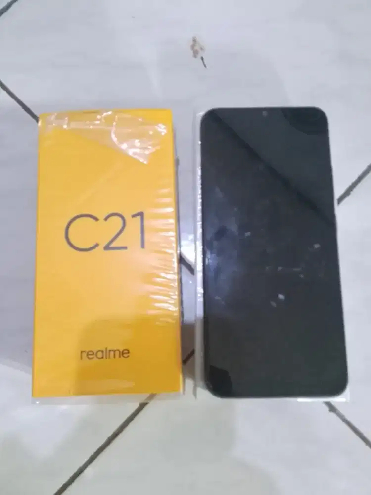 Samsung galaxy A03 4/64 + realme c21 3/32