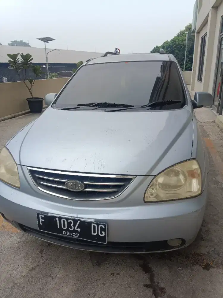 Mobil bekas KIA Carens 2