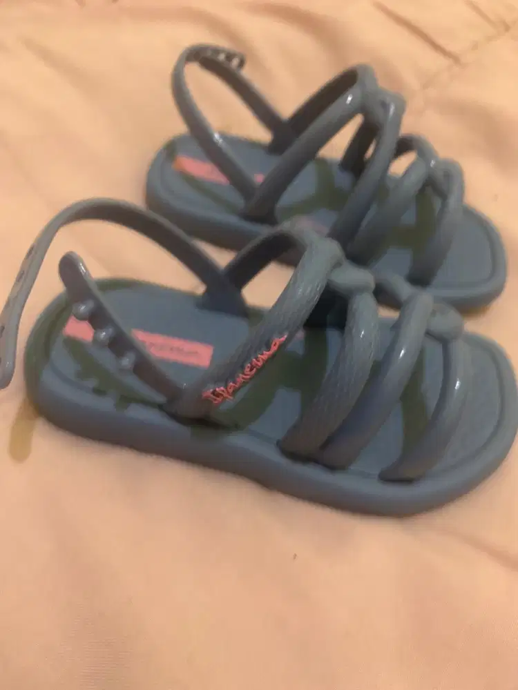 Sendal anak Ipanema