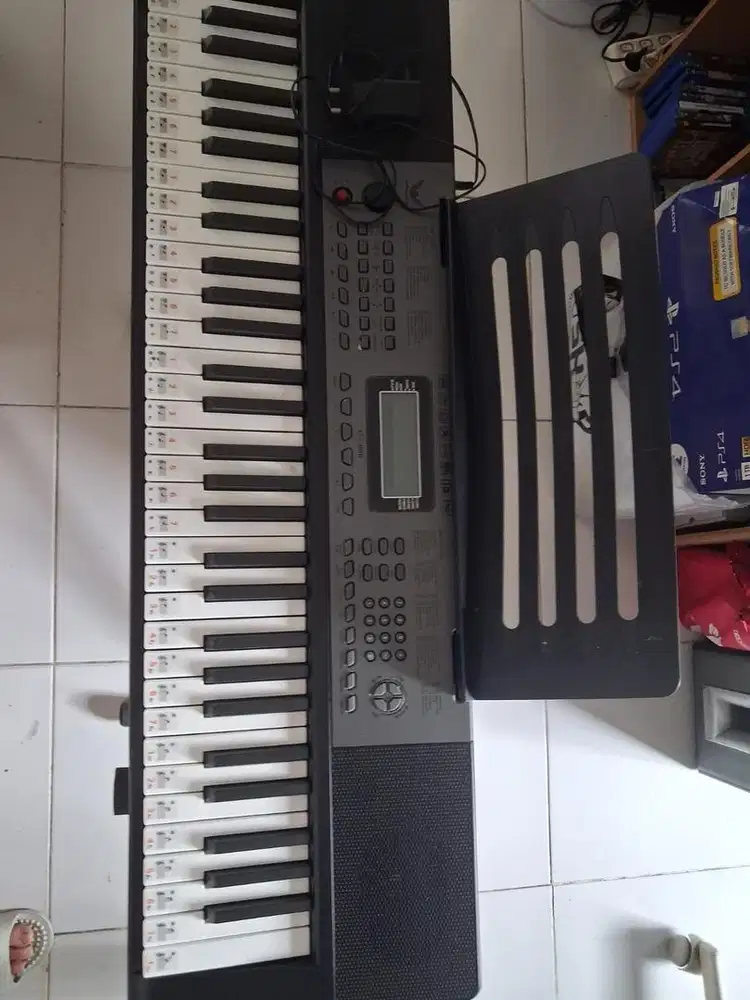 Keyboard warna hitam