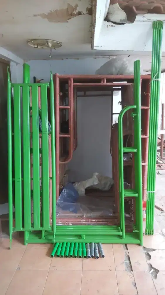 Scafolding tinggi 170 tm green