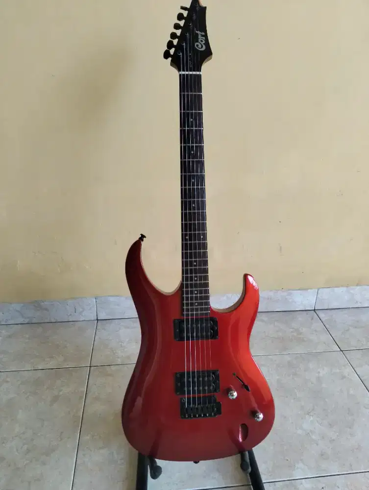 Gitar listrik CORT Aero-2