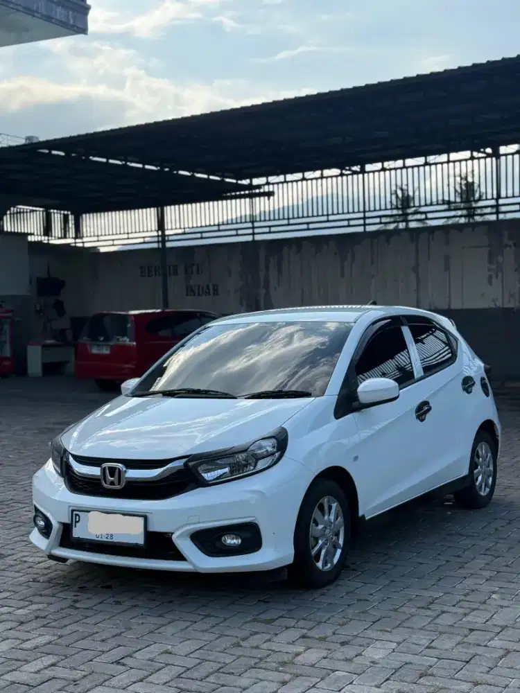 Honda Brio E MT 2023 Putih Istimewa Low KM Siap Pakai