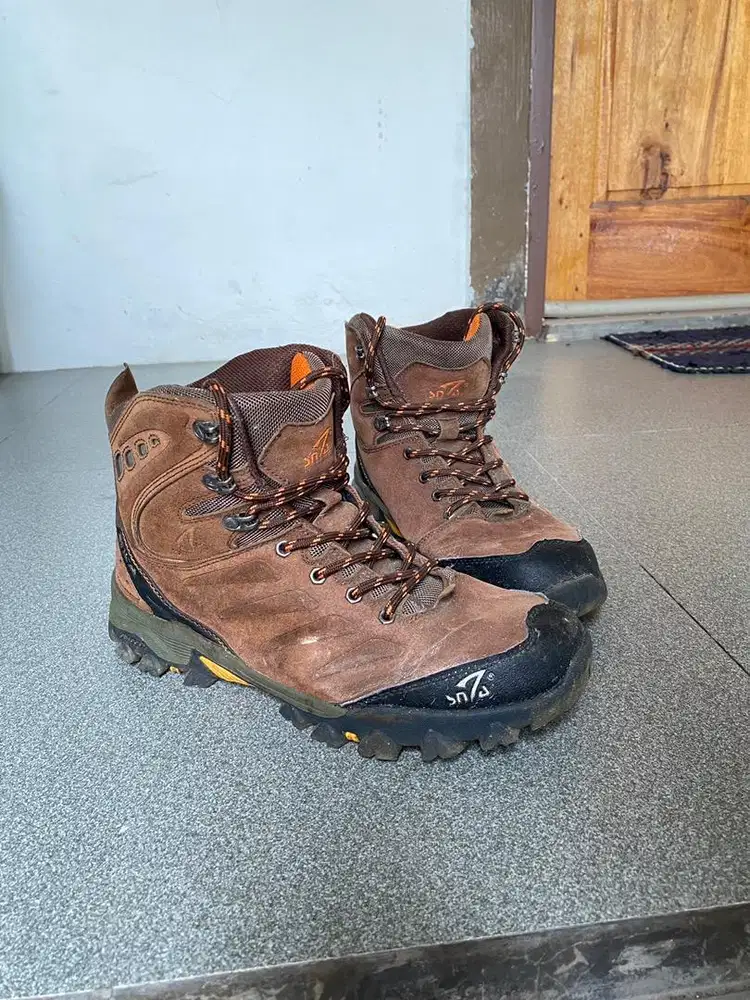 Sepatu Gunung SNTA Good Condition