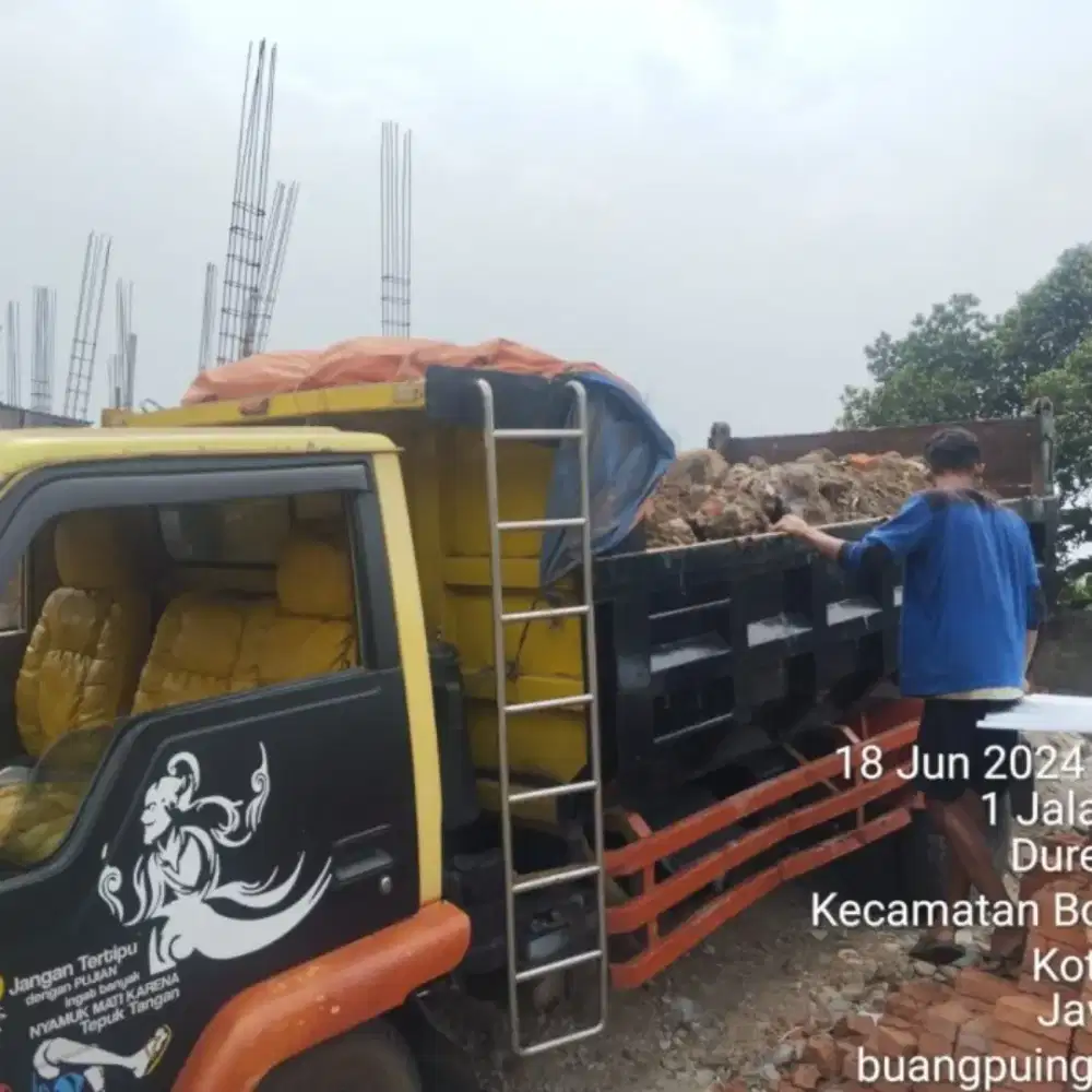 Buang puing Dan sampah proyek