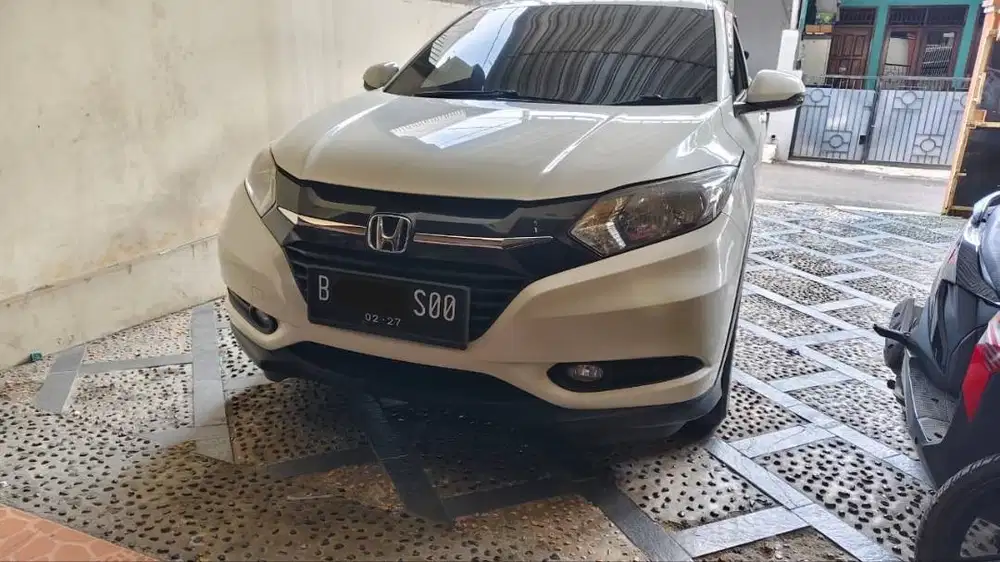 HONDA HR-V Type S MT transmisi MANUAL (2017)