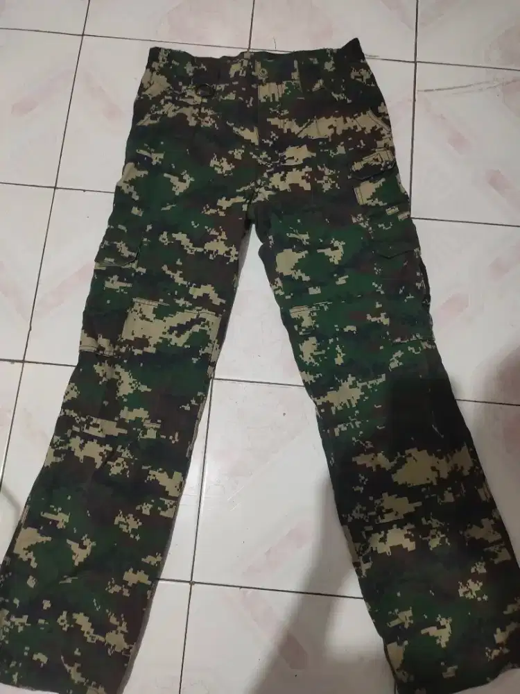 Eiger Army Size 29-30