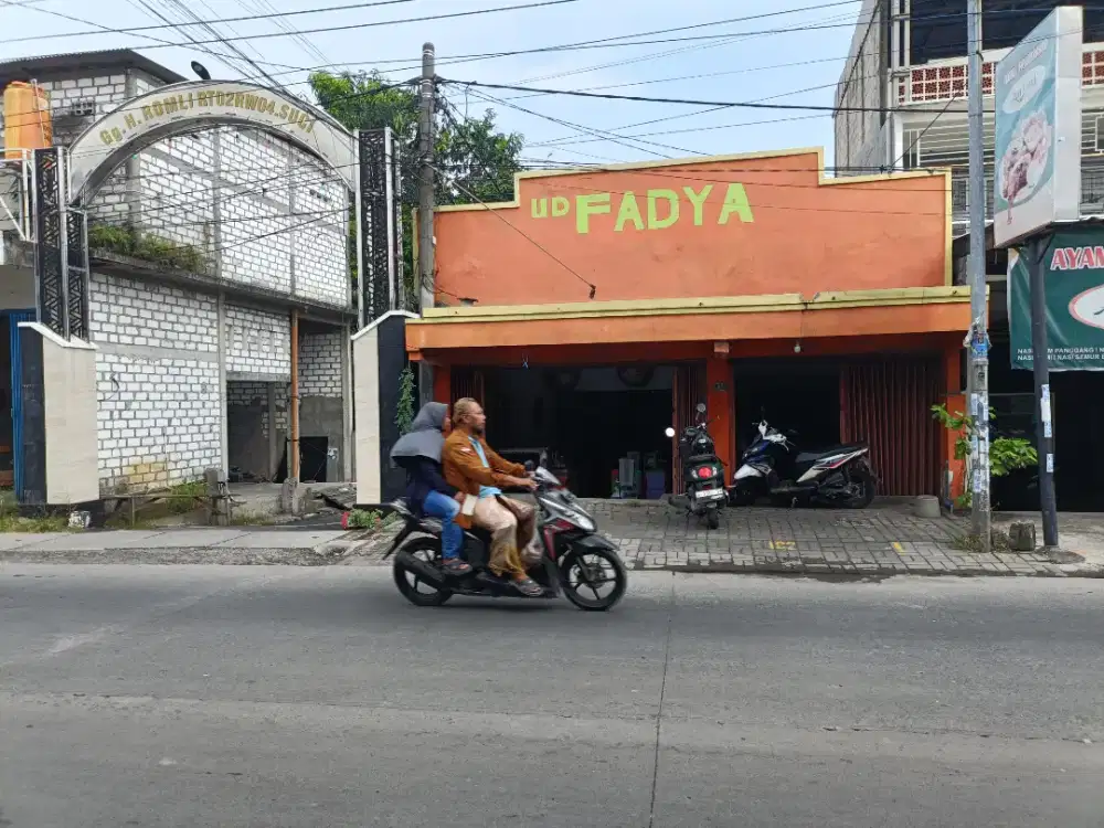 RUMAH TOKO NOL JALAN SANGAT STRATEGIS DAERAH SUCI MANYAR GRESIK
