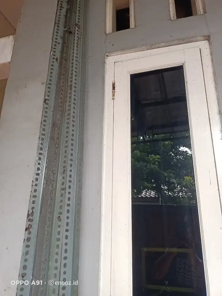 Besi siku bolong
