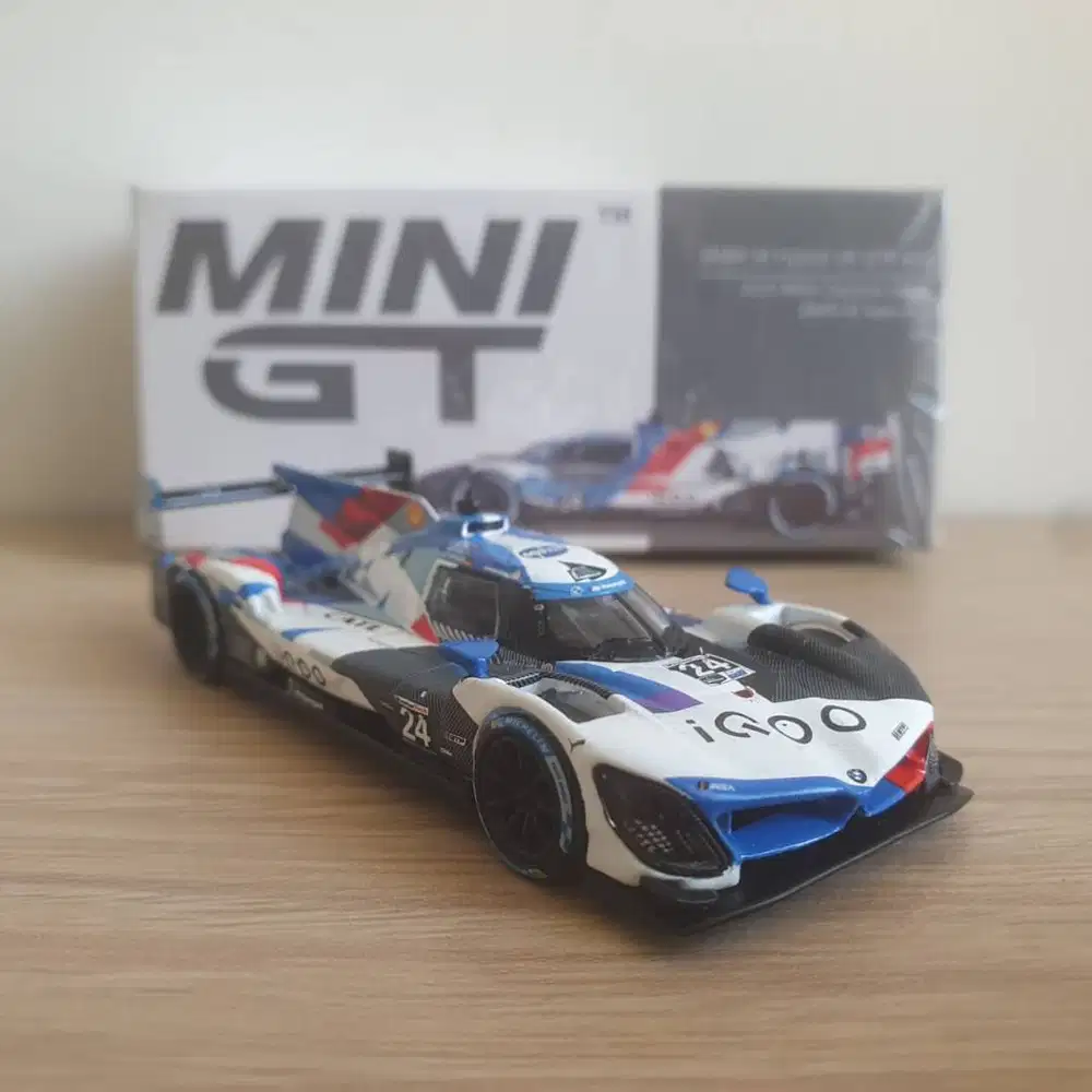 Mini GT 670 BMW M Hybrid V8 GTP #24 1/64 (2023 IMSA Daytona 24 Hrs)