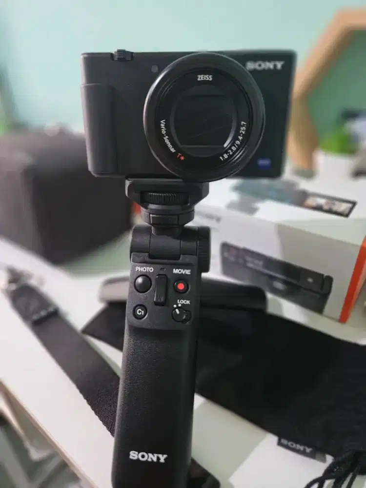 Sony ZV-1 plus Handgrip GP-VPT2BT