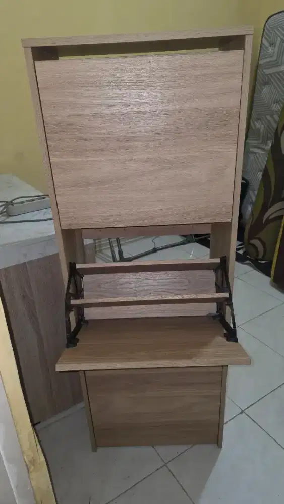 Rak Sepatu Buka Tutup