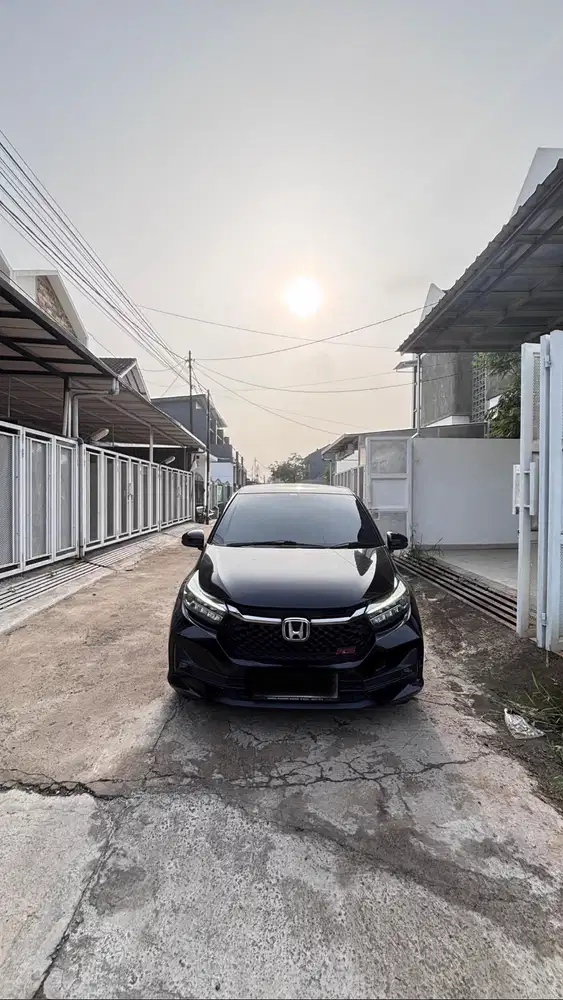 Honda brio facelift 2023 hitam